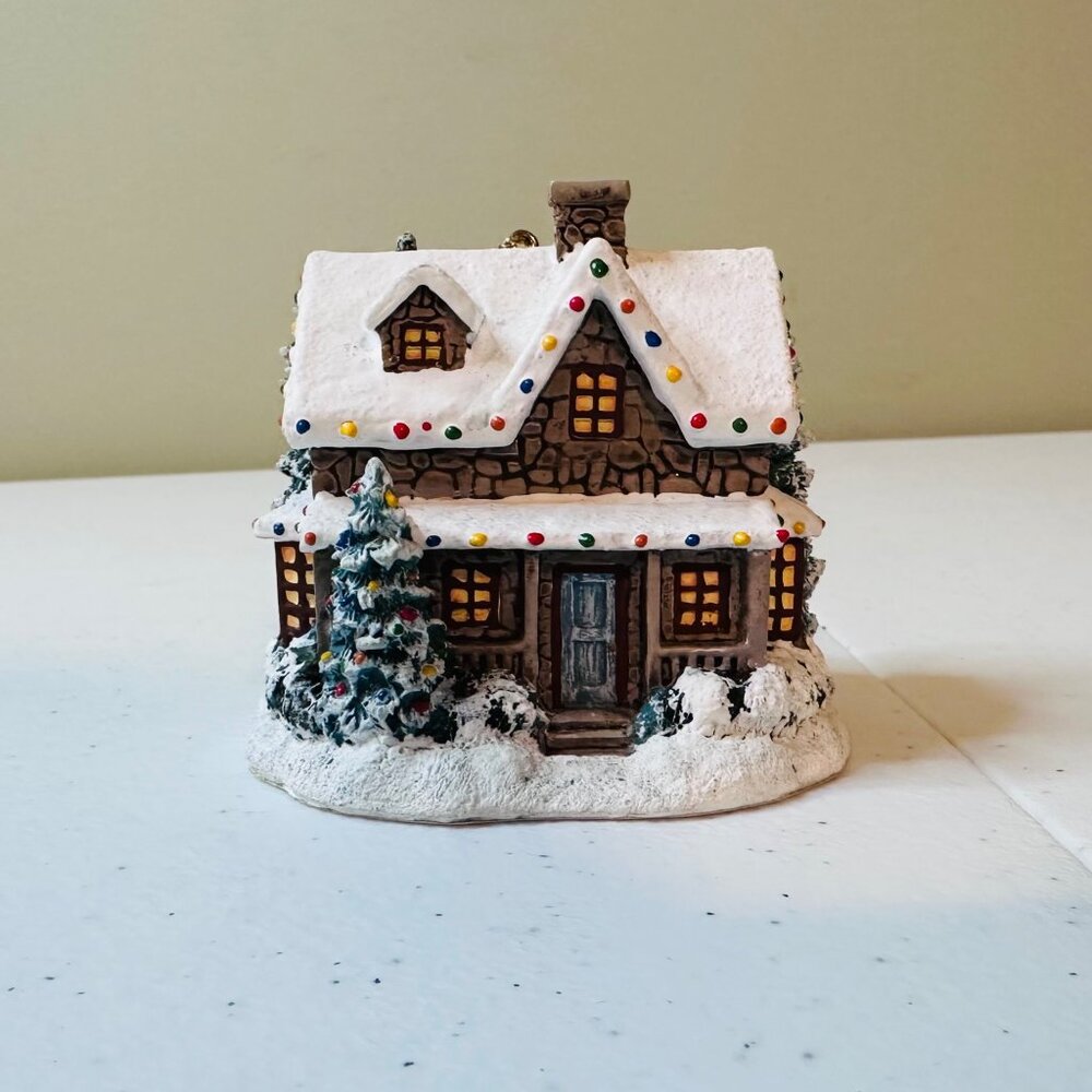 Thomas Kinkade Christmas Eve Cottage Ornament Illuminated Ornament Collection
